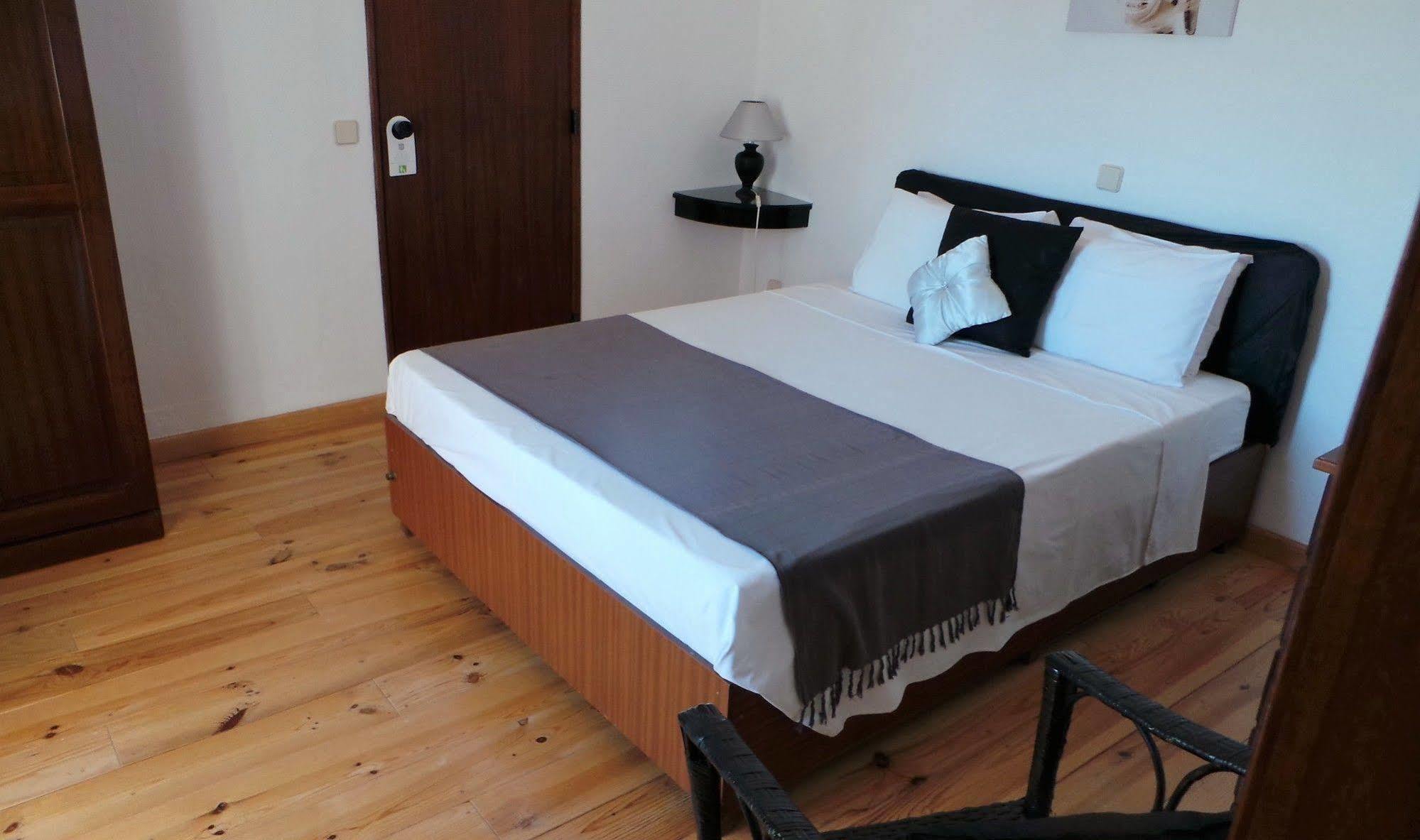 The Boliqueime Inn Ribeiro ภายนอก รูปภาพ
